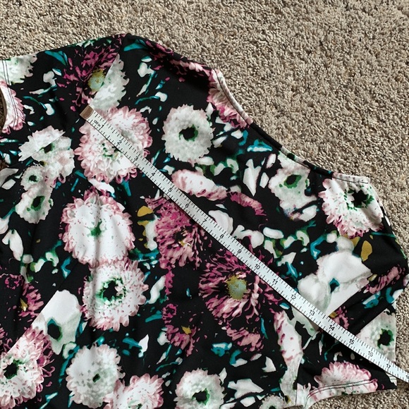 BCBG MaxAzria Short Sleeve V Neck Trim Detail Office Floral Event Dress - Picture 11 of 14